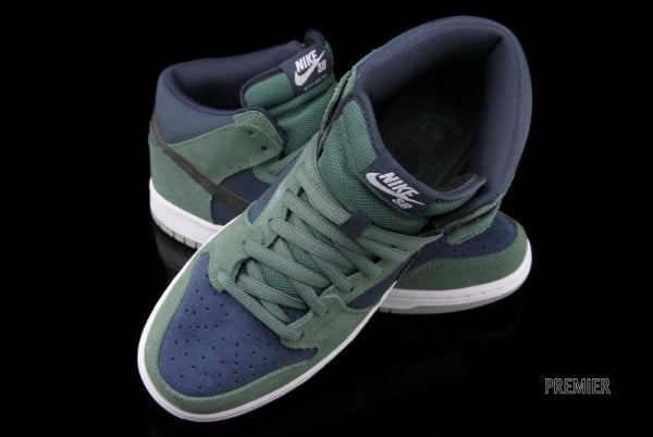 Nike SB Dunk Mid 'Nori' - Now Available