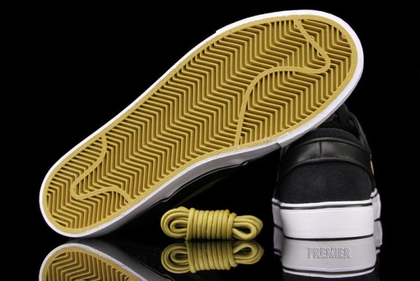 Nike SB Stefan Janoski 'Black/Metallic Gold'