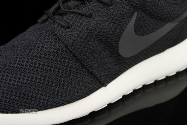 Nike Rosche Run 'Black' - Now Available at Premier