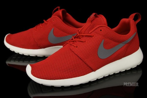 Nike Rosche Run 'Sport Red' - Now Available at Premier