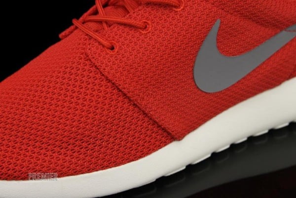 Nike Rosche Run 'Sport Red' - Now Available at Premier