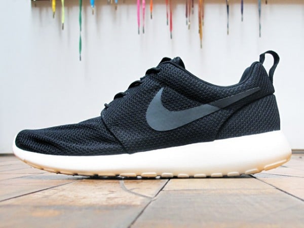 Nike Rosche Run 'Black/Sail' - Now Available at 21 Mercer