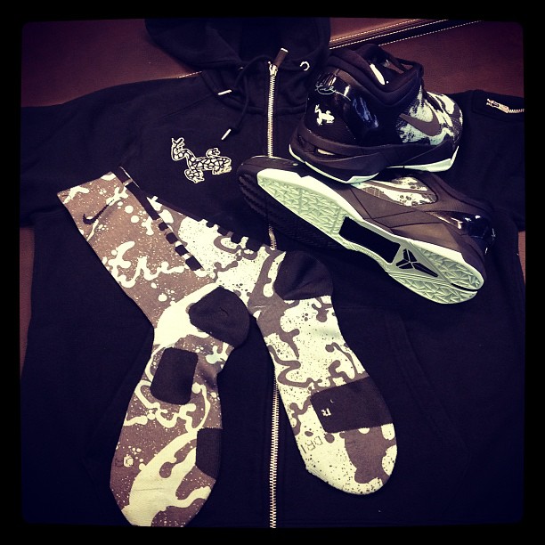 Nike Kobe VII (7) ‘Poison Dart Frog’ Elite Socks and AW77