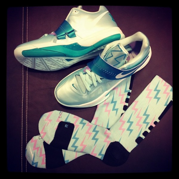 Nike Zoom KD IV 'Easter' Elite Socks