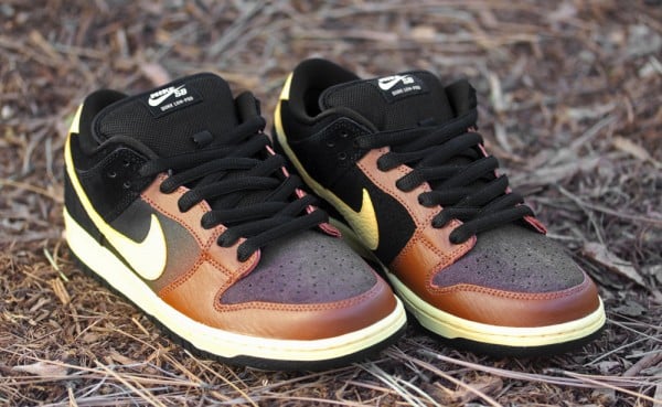 tan sb dunks