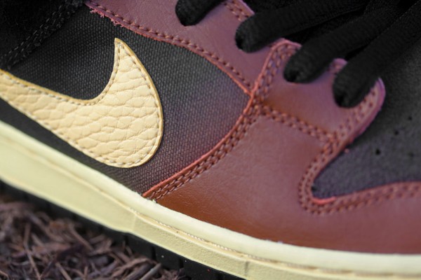 Nike SB Dunk Low 'Black and Tan'