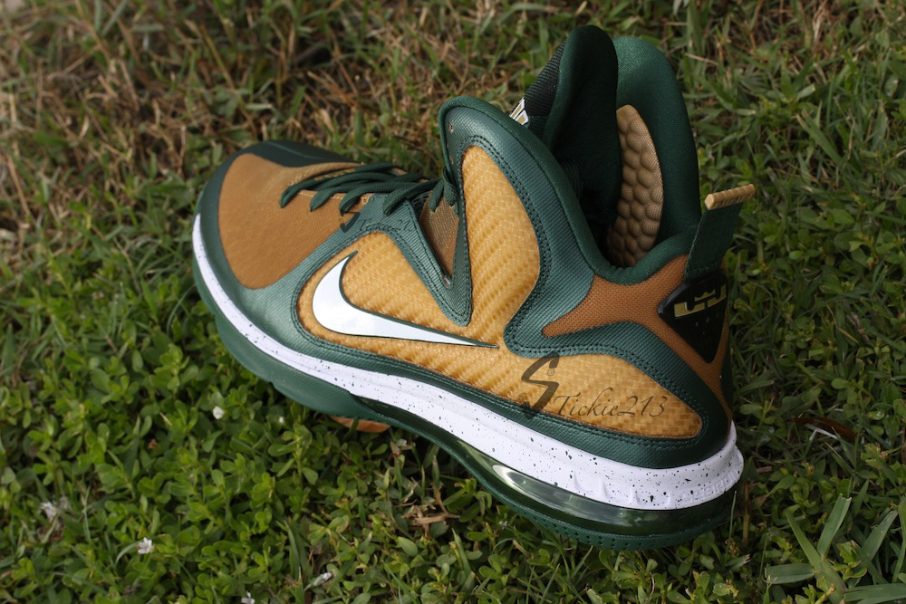 Nike LeBron 9 SVSM 'Away' PE - Detailed Look