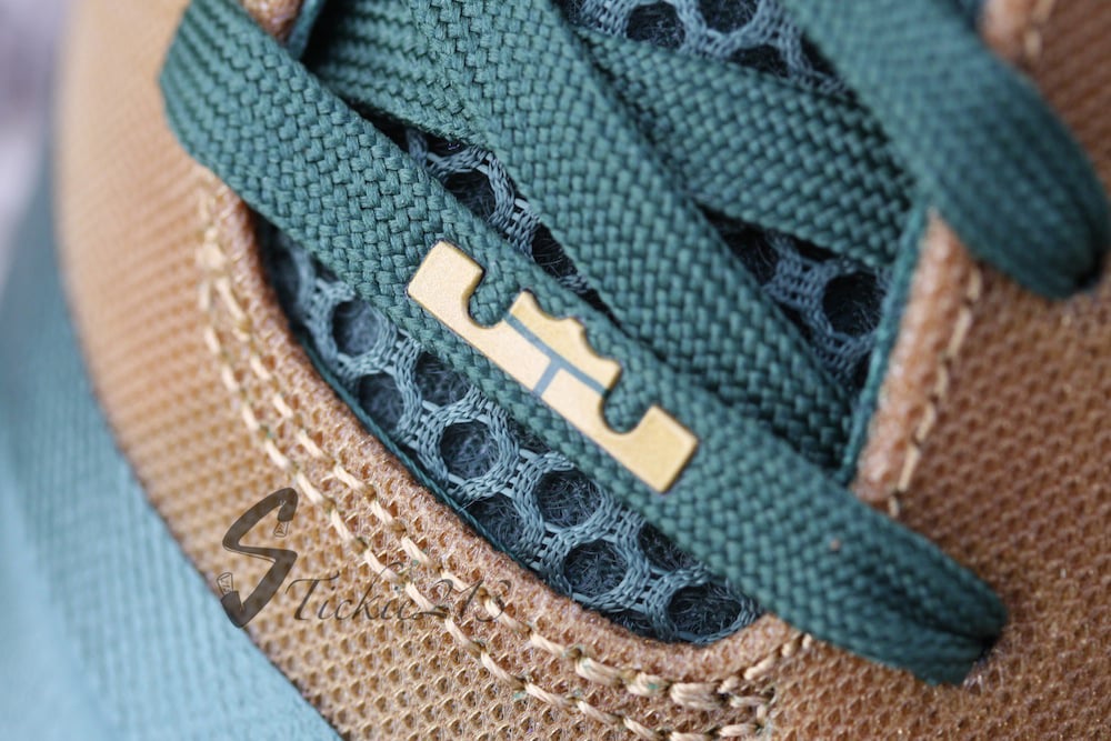 Nike LeBron 9 SVSM 'Away' PE - Detailed Look