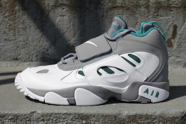 Nike Air Diamond Turf II 'Stealth'