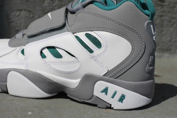 Nike Air Diamond Turf II 'Stealth'