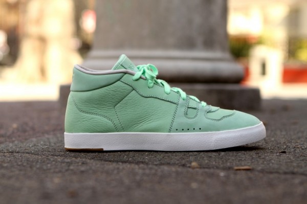 Nike Manor PRM NSW 'Fresh Mint' - Now Available at Kith Manhattan