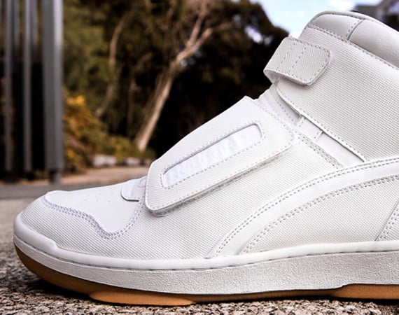 CHAPTER x Reebok CL Alien Stomper – White/Gum