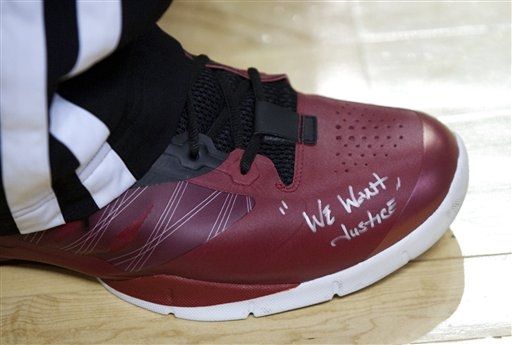 LeBron James and Dwyane Wade Honor Trayvon Martin