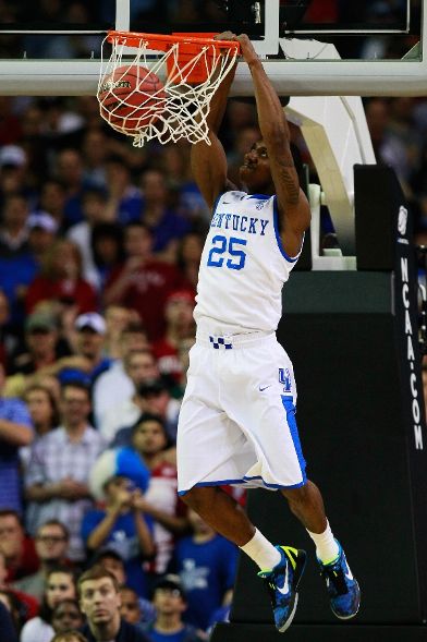 Kentucky Brings Out Nike and Jordan Heat for Elite 8 Berth