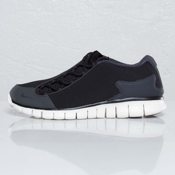 Nike Footscape Free 'Black/Sail'