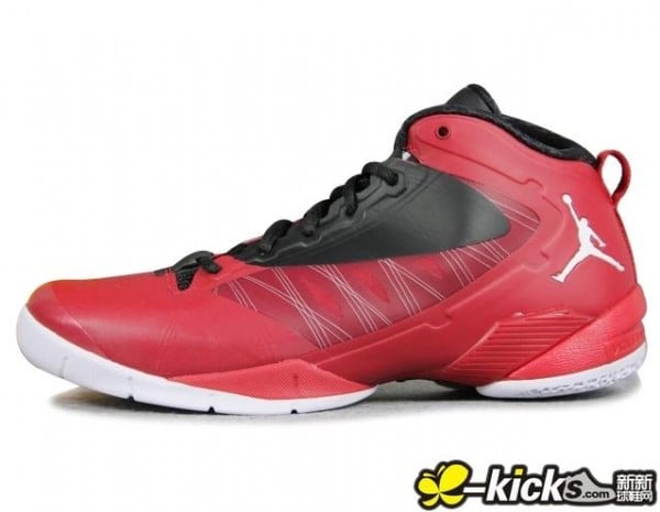 Jordan Fly Wade 2 EV 'Varsity Red/Black-White' - Another Look