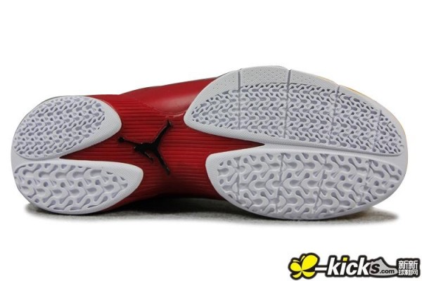 Jordan Fly Wade 2 EV 'Varsity Red/Black-White' - Another Look