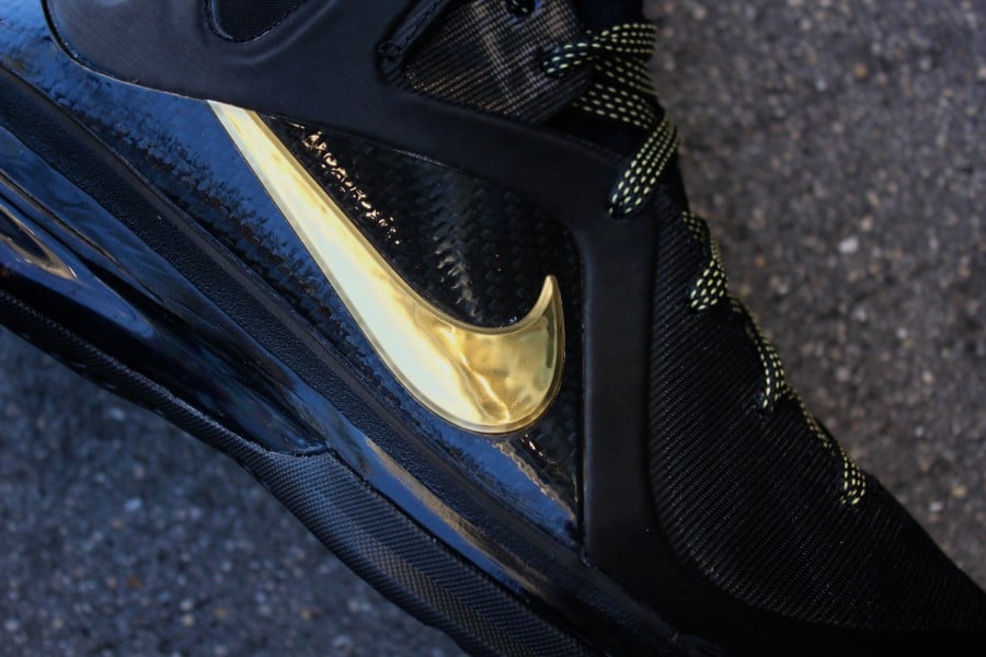 Nike LeBron 9 Elite ‘Away’ Arriving at Retailers