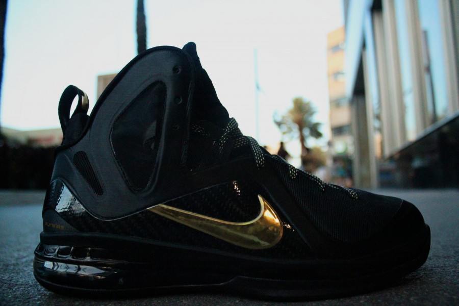 Nike LeBron 9 Elite 'Away' Arriving at Retailers