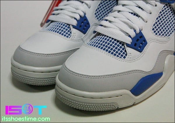 Air Jordan IV (4) 'Military Blue' - Detailed Images