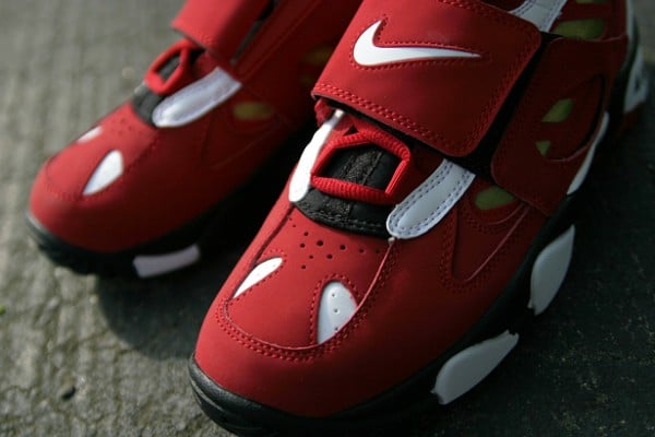 Nike Air Diamond Turf II 'Varsity Red/White-Metallic Gold' - One Last Look