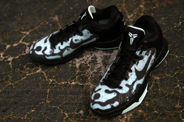 kobe 7 poison dart frog mint