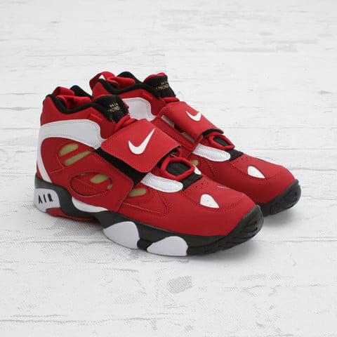 Nike Air Diamond Turf II 'Varsity Red/White-Metallic Gold' at Concepts