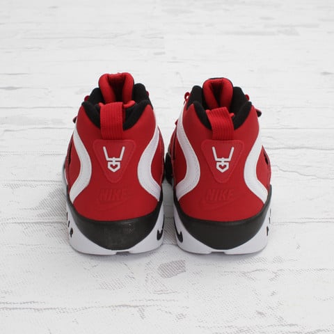 Nike Air Diamond Turf II 'Varsity Red/White-Metallic Gold' at Concepts