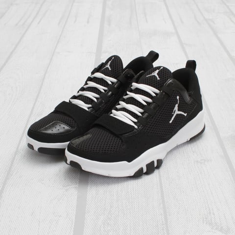 Jordan Trunner Dominate 'Black/White'