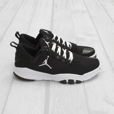 Jordan Trunner Dominate 'Black/White'