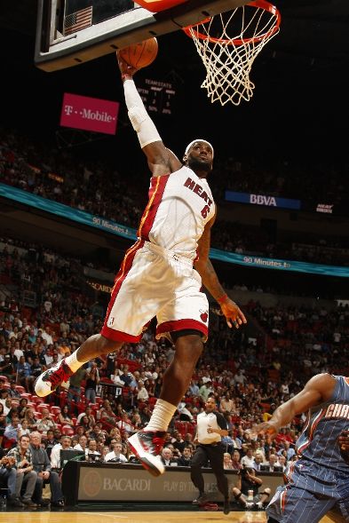 LeBron Laces Up Ambassador IV in Win Over Bobcats