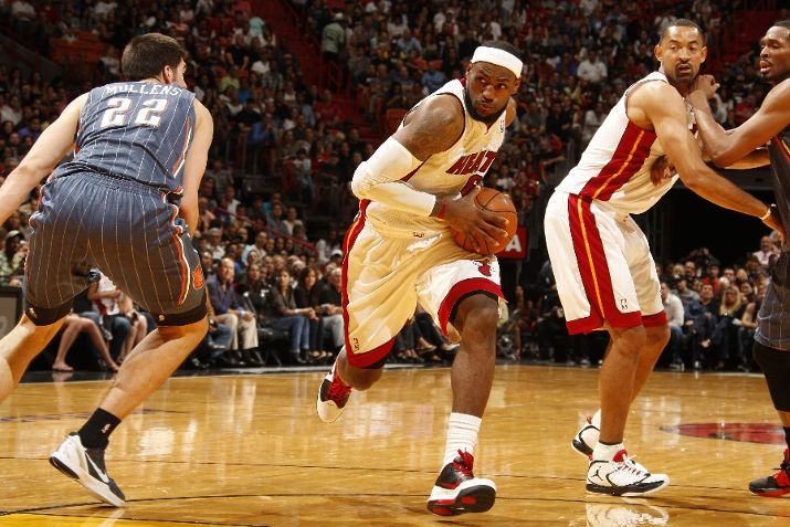 LeBron Laces Up Ambassador IV in Win Over Bobcats