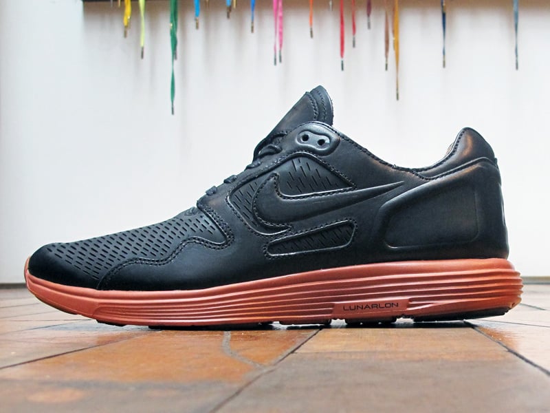 Release Reminder: Nike Lunar Flow PRM NSW NRG 'Black'