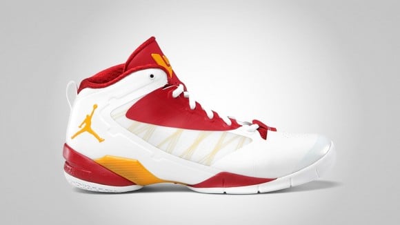 Jordan Fly Wade 2 EV White/Del Sol-Gym Red