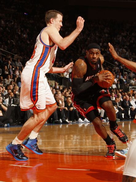 LeBron James Sports PE 'Away' Elite Signature for Game 3 at MSG