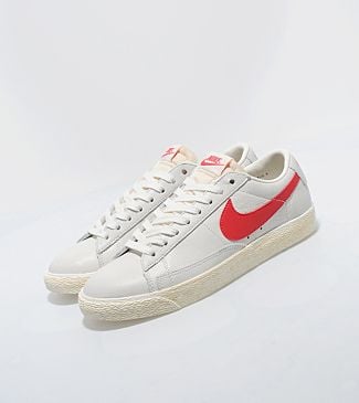 retro nike white with red swoosh