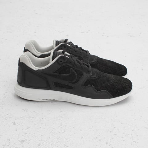 Nike Lunar Flow Woven ‘Black’