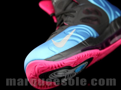 nike-air-max-hyperposite-blue-pink-6