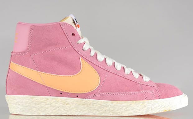 nike-wmns-blazer-high-suede-vntg-1