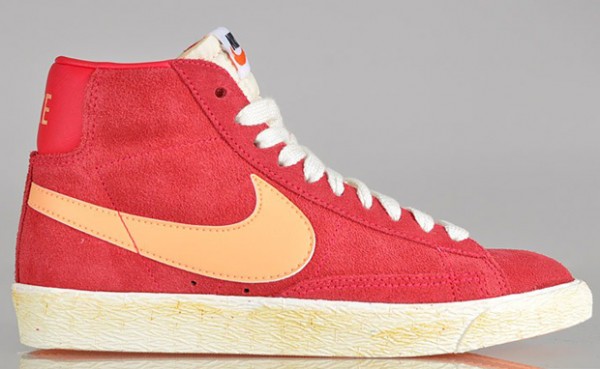 nike-wmns-blazer-high-suede-vntg-2