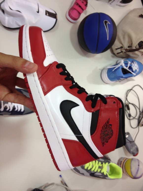 Air Jordan 1 High 'White/Black-Red' 2013 Retro