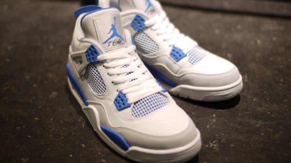 Air Jordan 4 'Military Blue' - New Images