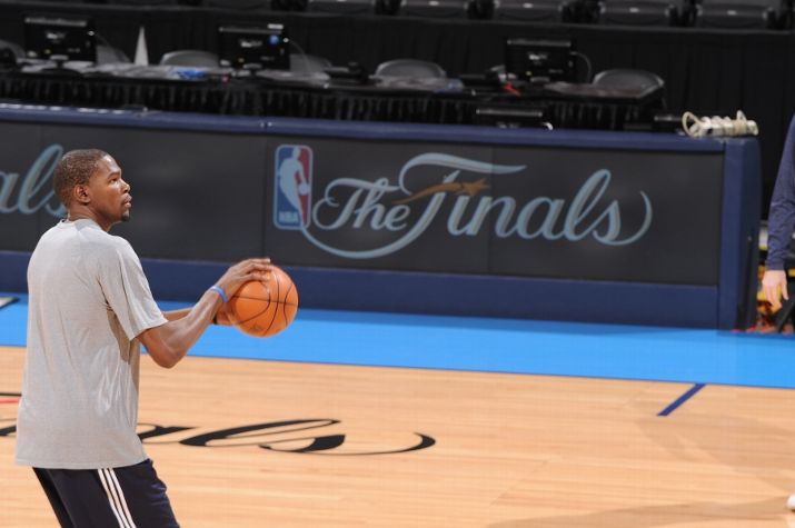 Kevin Durant Shoots Around in 'Finals' KD IV