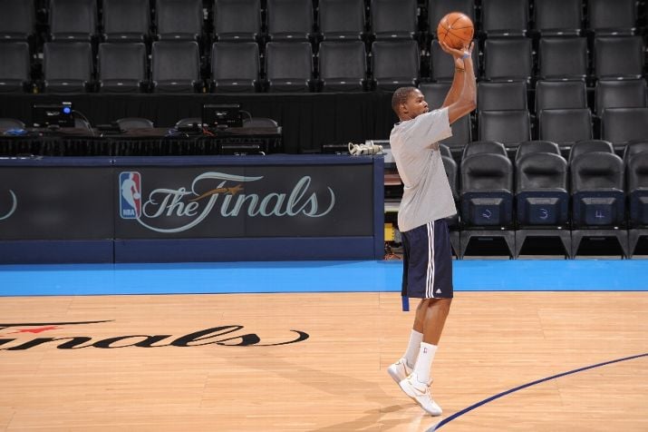 Kevin Durant Shoots Around in 'Finals' KD IV