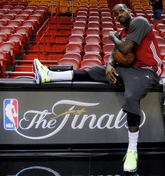 LeBron James x Nike Trainer 1.3 Max ‘Hazardous on the Court’
