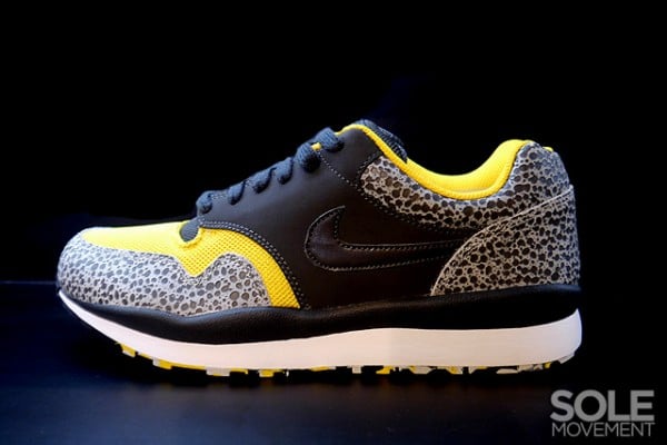 Nike Air Safari LE