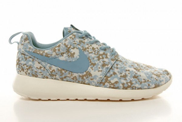 Nike Women’s Roshe Run Premium Camo Pack - New Images