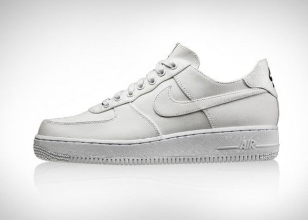 instante Agradecido barril Dover Street Market x Nike Air Force 1 Low '30th Anniversary' | SneakerFiles