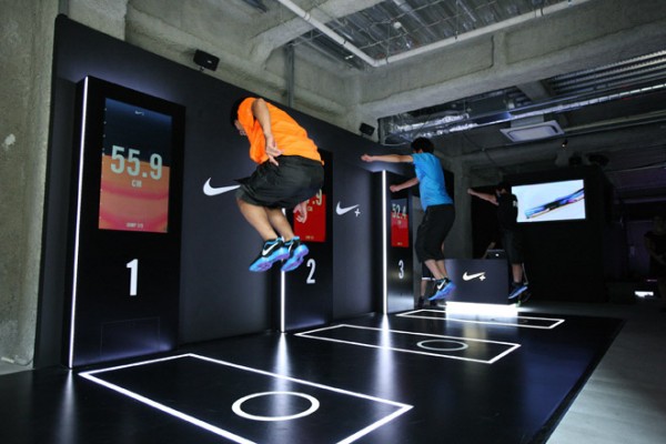 Nike+ Installation at Tokyo Ugokidase Station