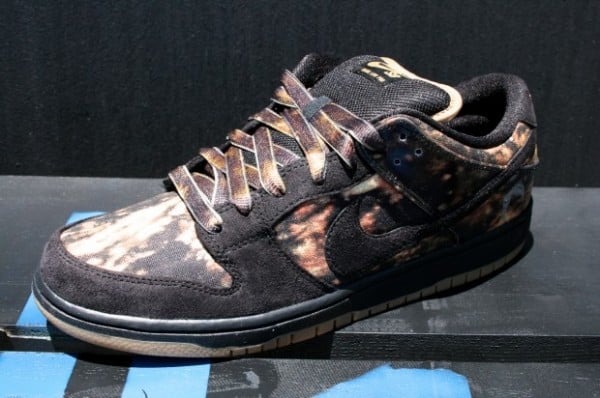 a little Accountant invade Nike SB Dunk Low Premium 'Pushead 2' at Brooklyn Projects | SneakerFiles